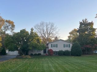 5675 W Hanssen Rd, Gurnee, IL 60031