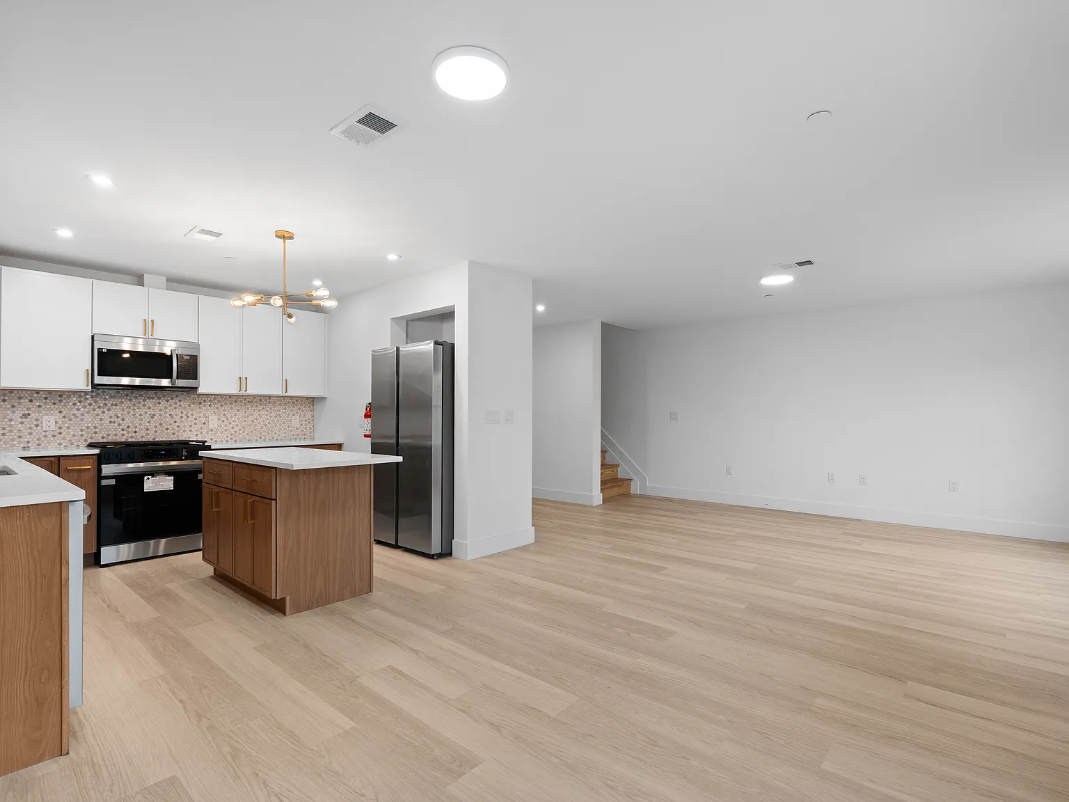 645 S 10th St — Photo 3
