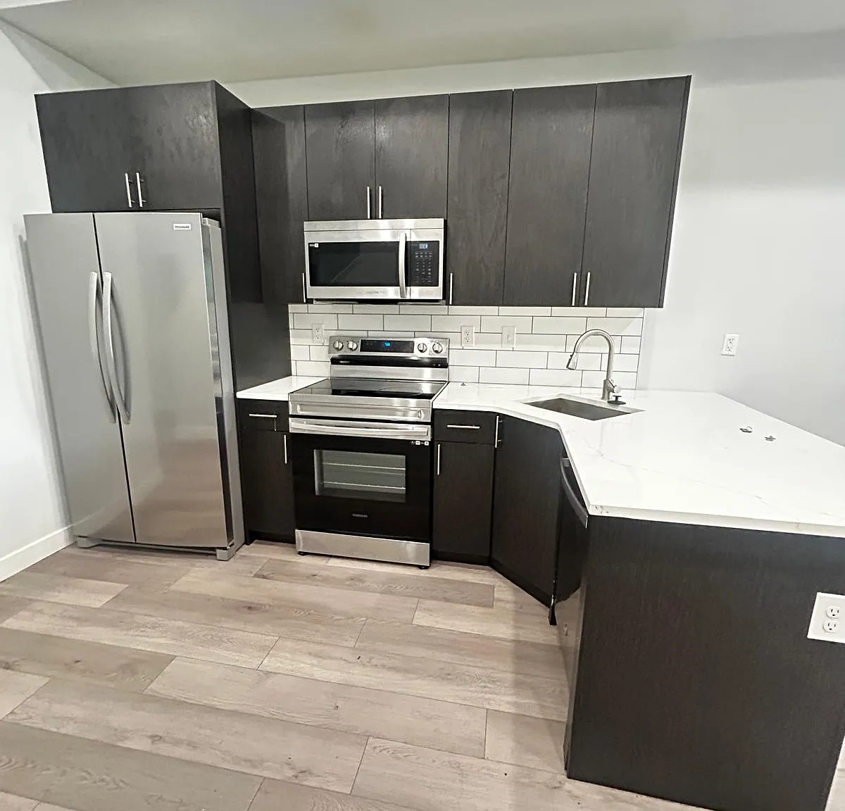 2 bed, 950 sqft, $1,765 — Photo 1