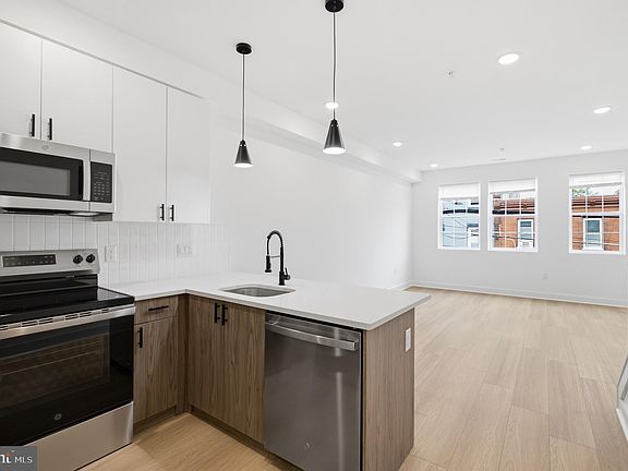 2nd image of 2503 N 12th St #2