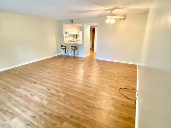 6112 Harbourside Dr, New Bern, NC 28560