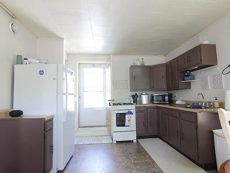 2122 Olive St #2 — Photo 6