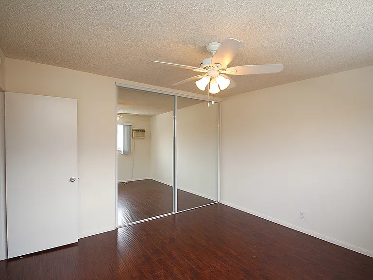 3010 Montrose Ave #28 — Photo 18