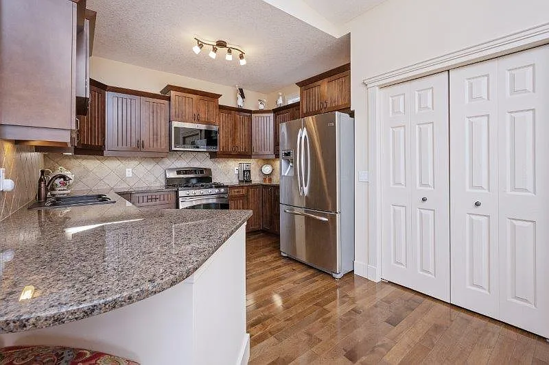 2 bed, 1321 sqft, $2,350 — Photo 3