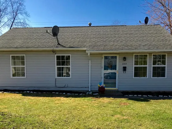 555 Stratmore St, New Carlisle, OH 45344