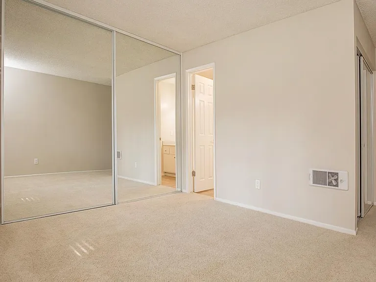 Wateridge Apartment Homes — Photo 44