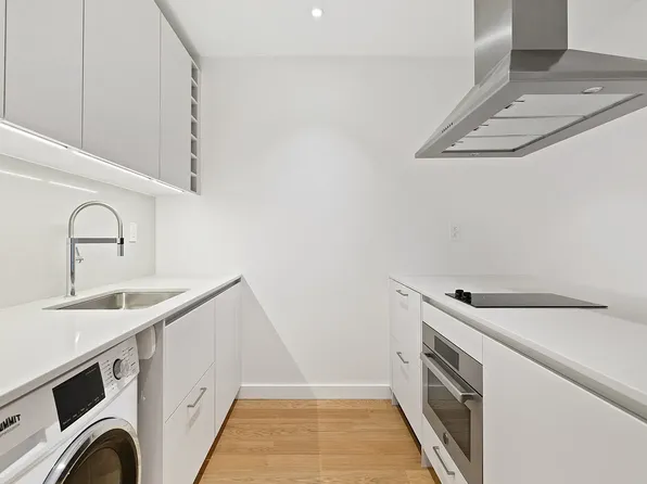 321 E 22nd St APT 3S, New York, NY 10010