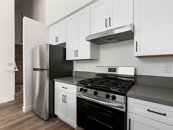 5th image of 321 S Berendo St APT 305