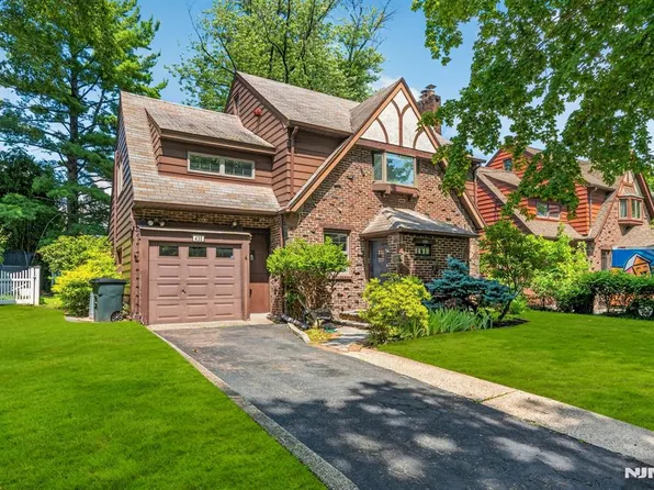 435 Claremont Ave, Teaneck, NJ 07666