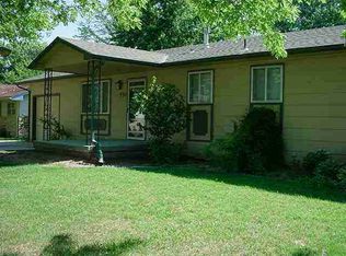 554 N Woodchuck St, Wichita, KS 67212