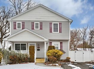 60 Sherwood Rd, Dumont, NJ 07628