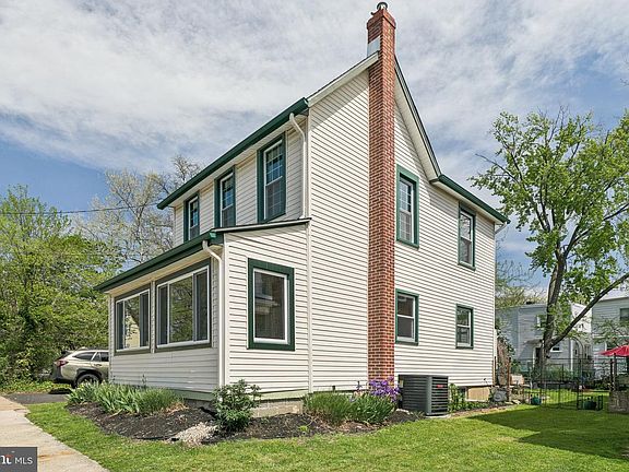 2nd image of 112 Lincoln Ave
