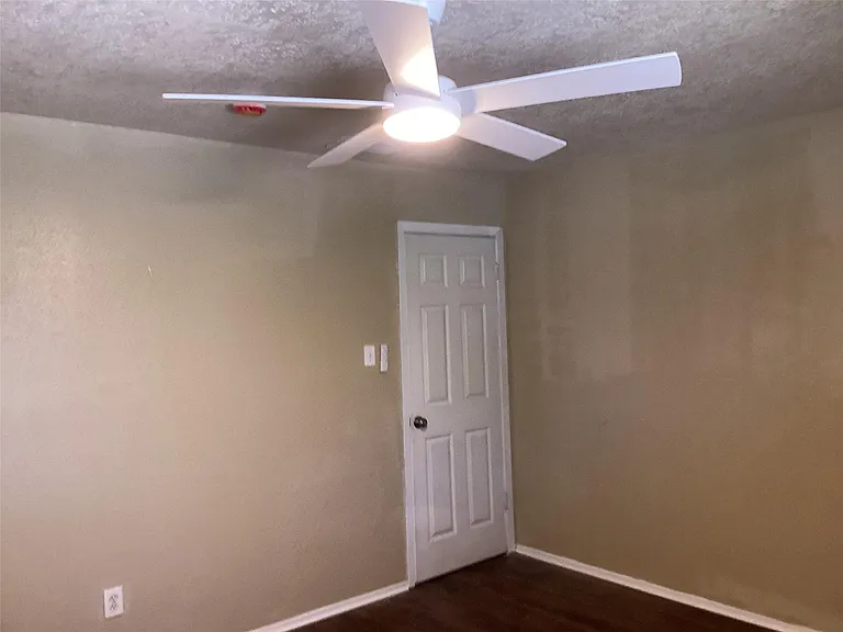 15831 Bazelbriar Ln — Photo 9