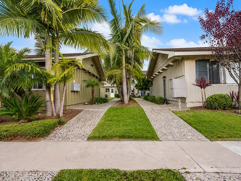 16121 Malaga Ln #D — Photo 2