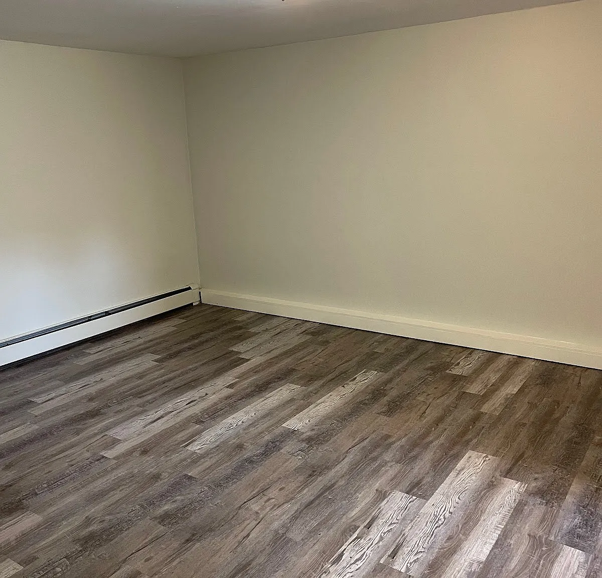 93 Riverview Apartment - 18 — Photo 3