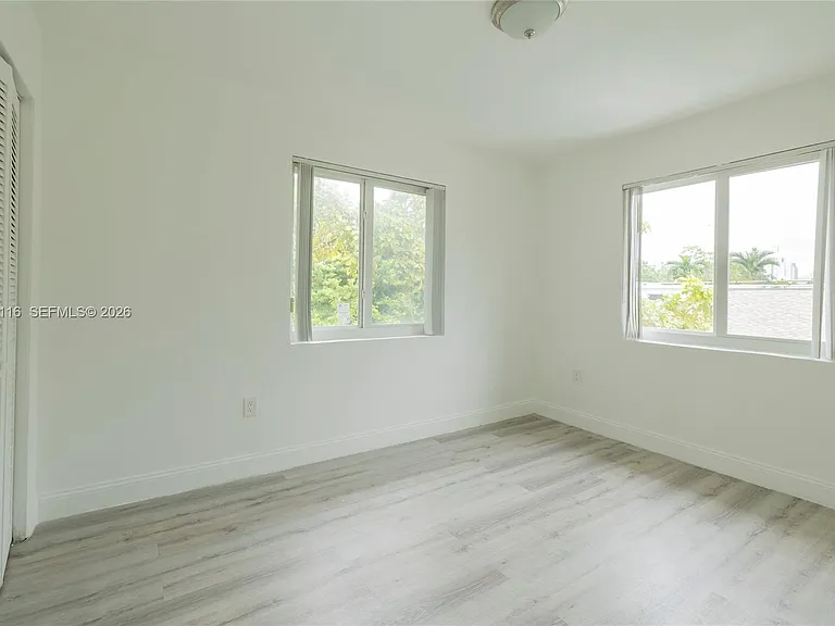 1091 SW 4th St #2 — Photo 11