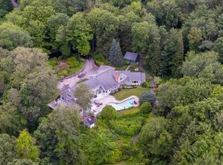 8 Up The Rd, West Simsbury, CT 06092