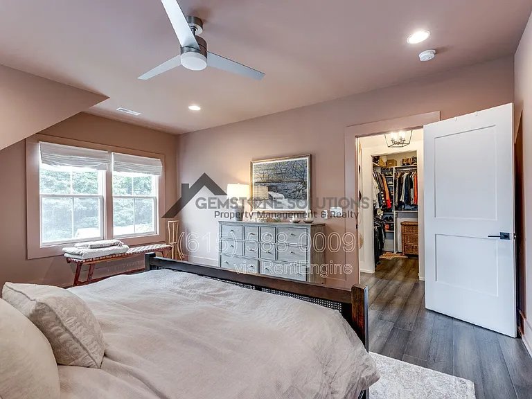 704 W End Cir — Photo 26