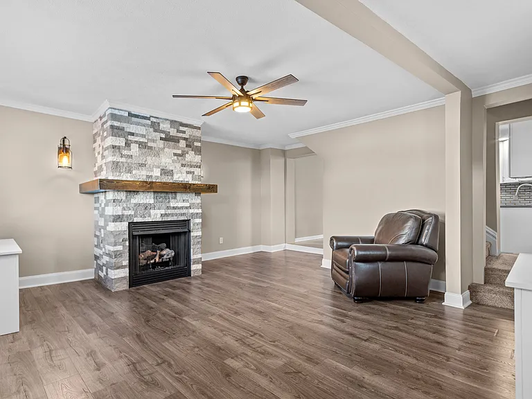 2 Gregory St — Photo 3