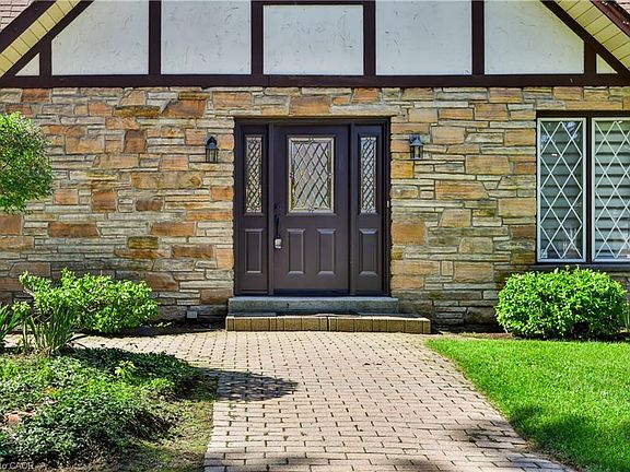 4th image of 30 Birkbank Dr