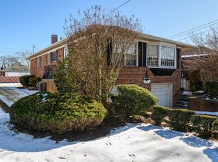 2711 206th St, Flushing, NY 11360