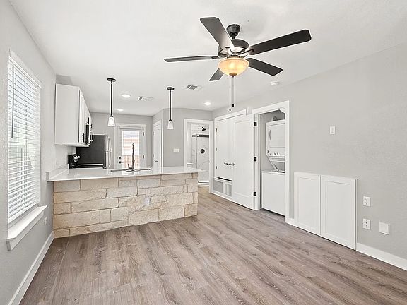 3rd image of 20 Tate Ln #113