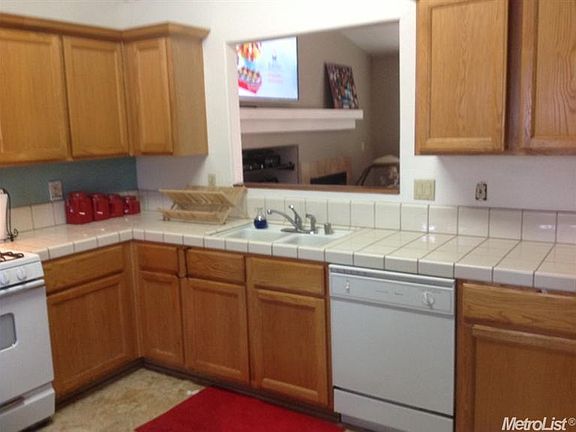 2nd image of 3121 Horsetail Dr