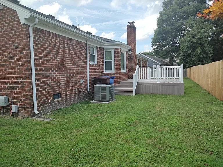 421 Currituck Dr — Photo 35