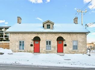 18 Saint Andrews St #16, Cambridge, ON N1S 1M4