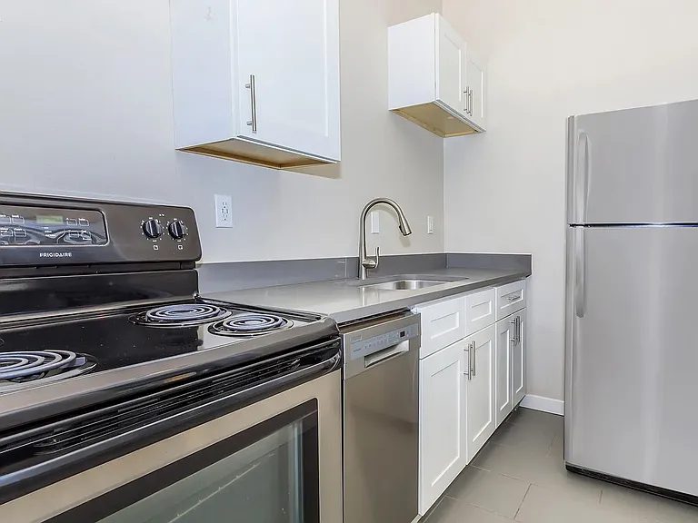 100 on 6th *Limited Time Concession: Now Offering 1 Months Free Rent* — Photo 30