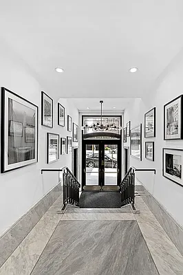 Rented by Compass | media 28