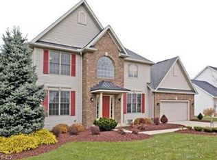 35928 Hanamar Dr, Avon, OH 44011