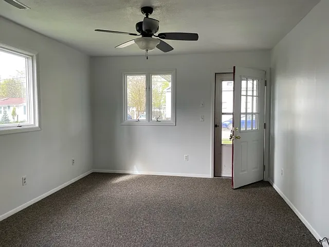 350 N Oak St — Photo 8