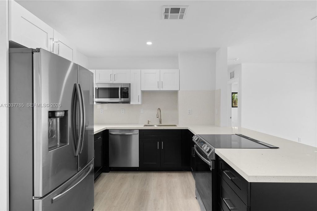 2983 NW 1st St, photo 4