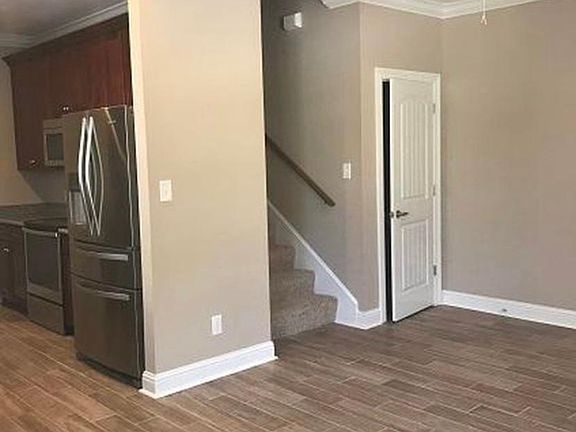 5th image of 967 Muirfield Dr
