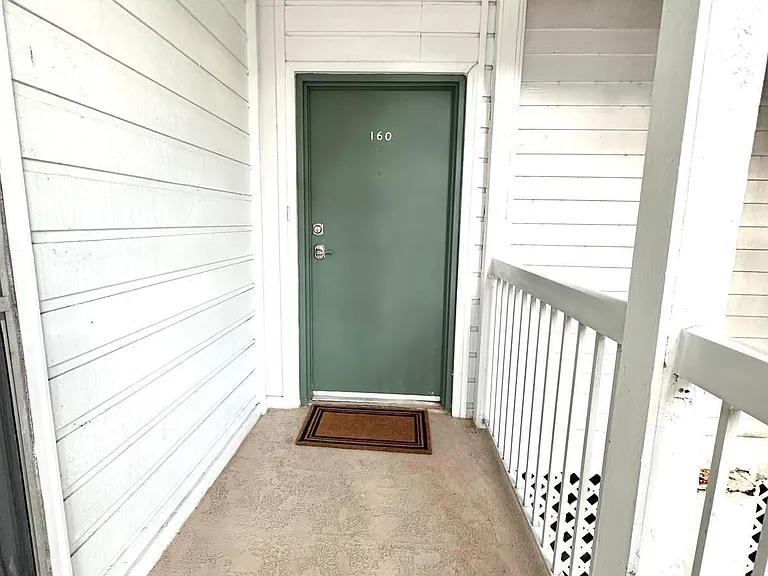 160 Cypress Point Dr — Photo 24