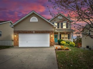 6908 Eagle Crest Dr, Pacific, MO 63069