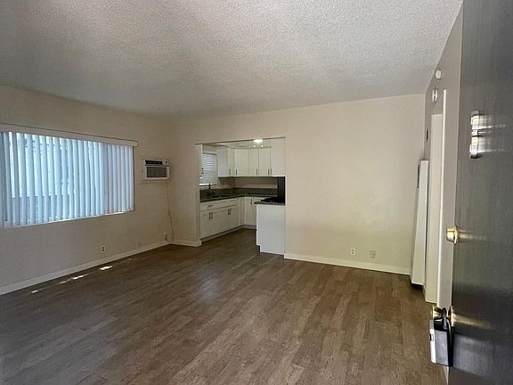 5th image of 9460 Woodruff Ave APT 3