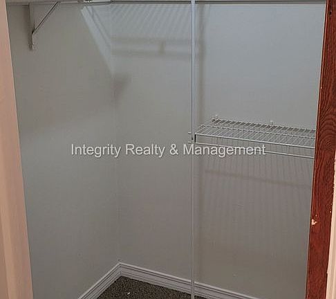 4th image of 230 Foxridge Rd