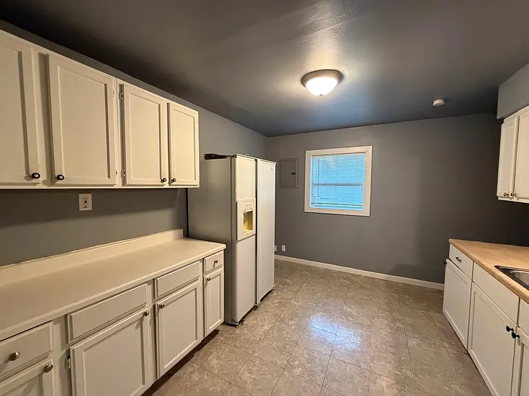 1125 Redman Blvd — Photo 2
