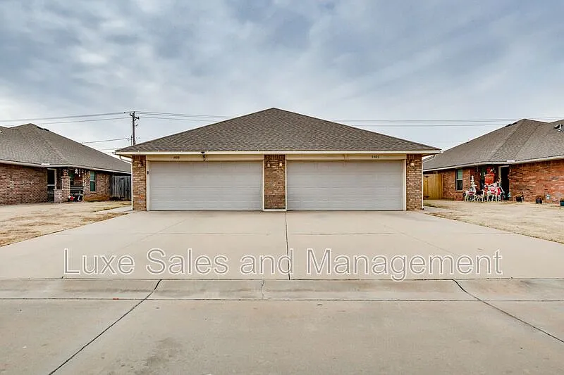 1407 Macalpine St