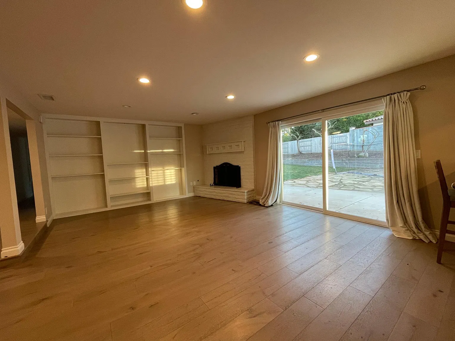 3 bed, 2.5 bath, 1890 sqft, $4,000 — Photo 4