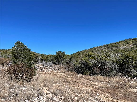 3rd image of 305 Walnut Springs Ranch Rd
