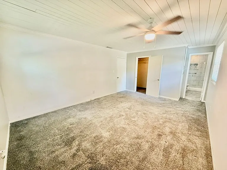 203 Hastings Ct — Photo 34