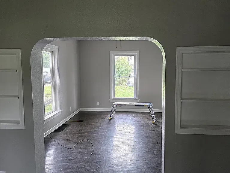 1147 Demphle Ave — Photo 12