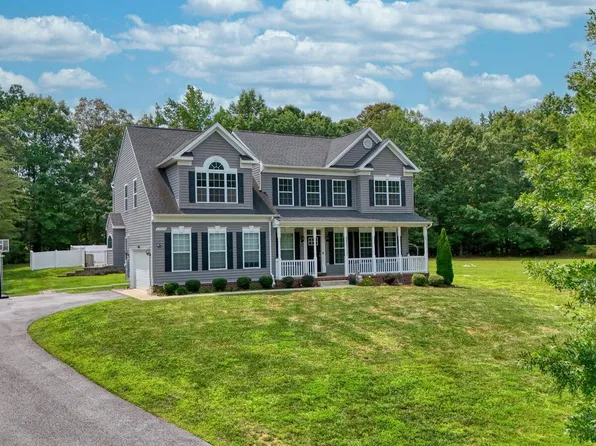 13805 Celadon Ct, Hughesville, MD 20637