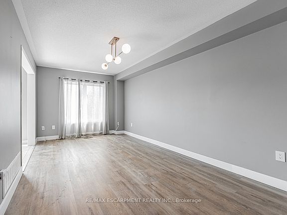 4th image of 3352 Mikalda Rd