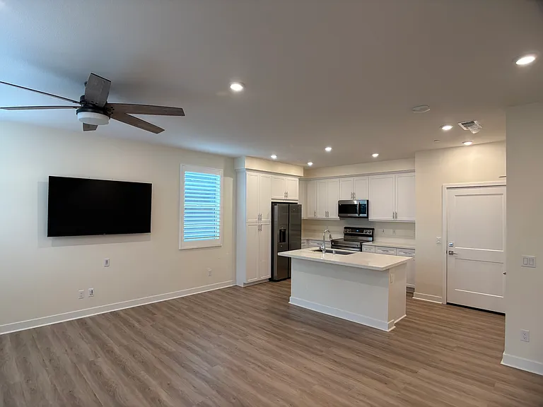 445 Hazel Dr — Photo 12