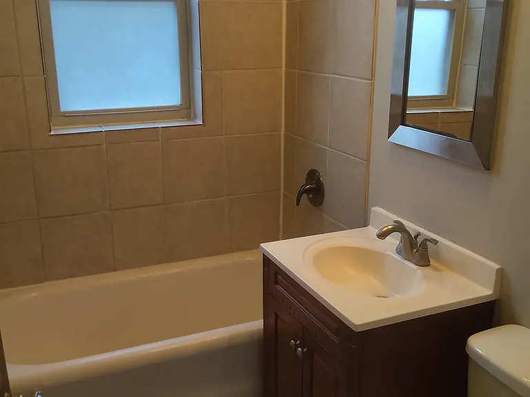 2449 W Ardmore Ave #1 — Photo 9
