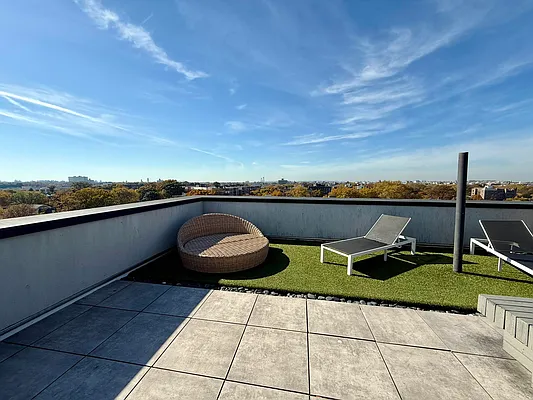 Rented by ERNY LLC | media 50